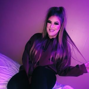 Meet your Posher, Abbie